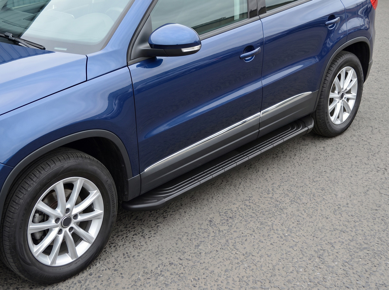 Black Aluminium Side Steps Bars Running Boards For Volkswagen Tiguan (2007-16)