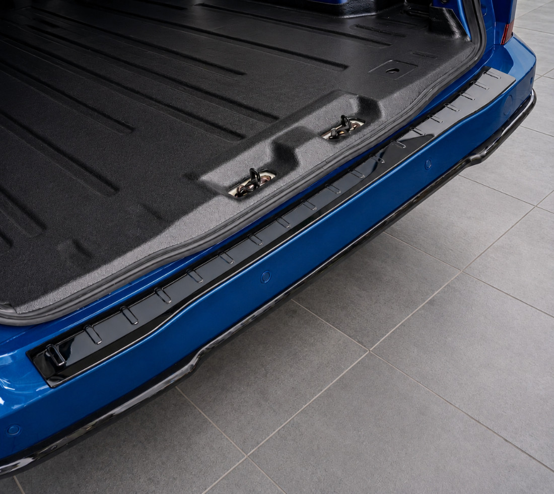 For VW T7 Transporter (2025+): Black Chrome Rear Bumper Protector Guard