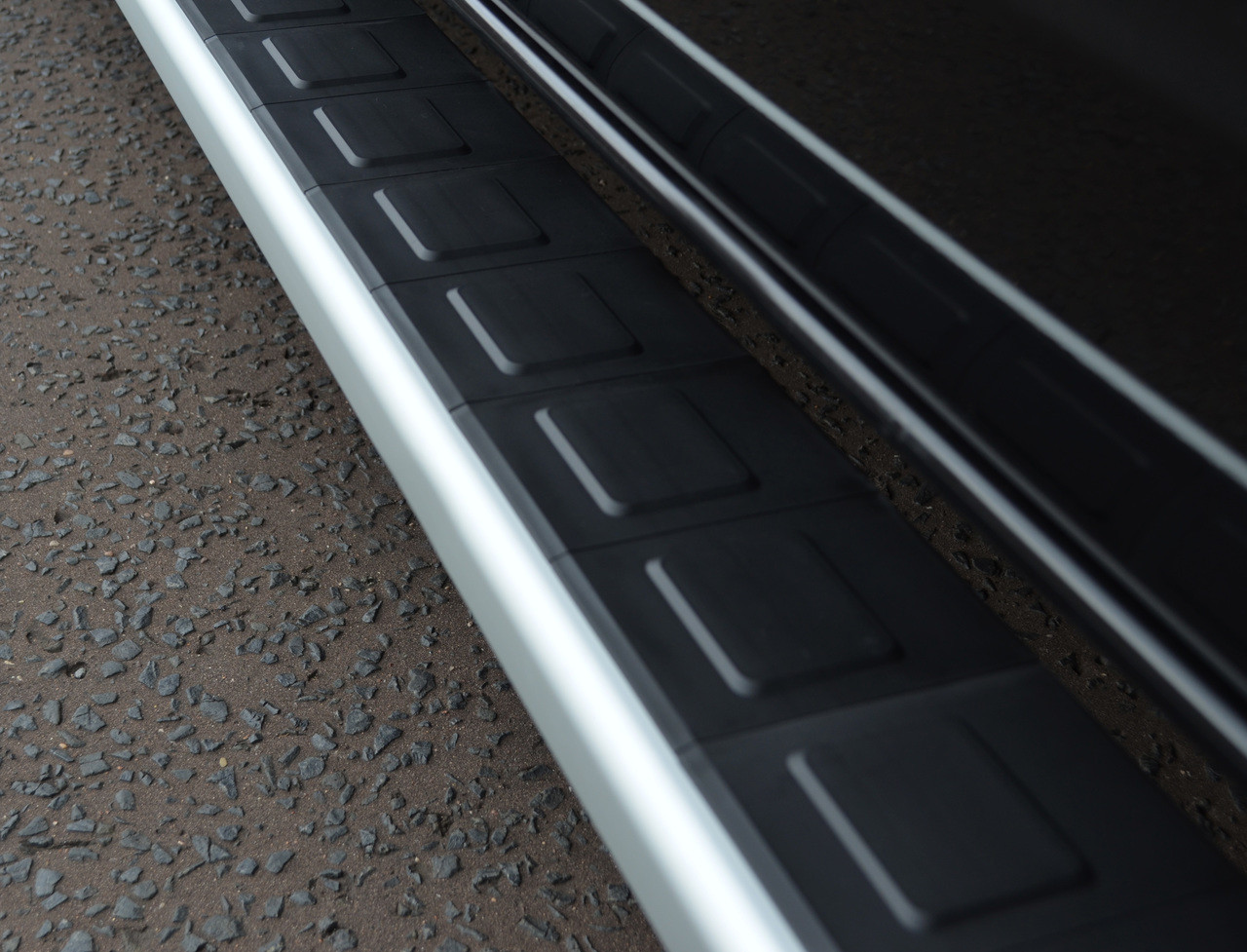 Aluminium Side Steps Bars Running Boards To Fit Nissan Navara D40 (2005-14)