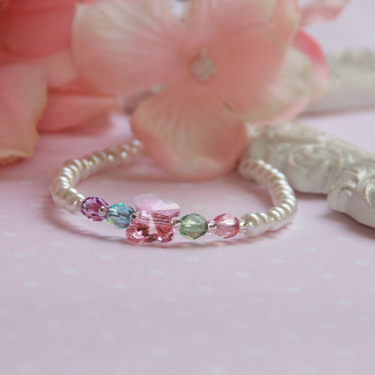 CJ-523-6  Butterfly Fly Away Beautiful Colors Pearl Bracelet 6"