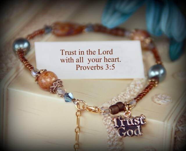 IN-355 Trust God Bracelet-2