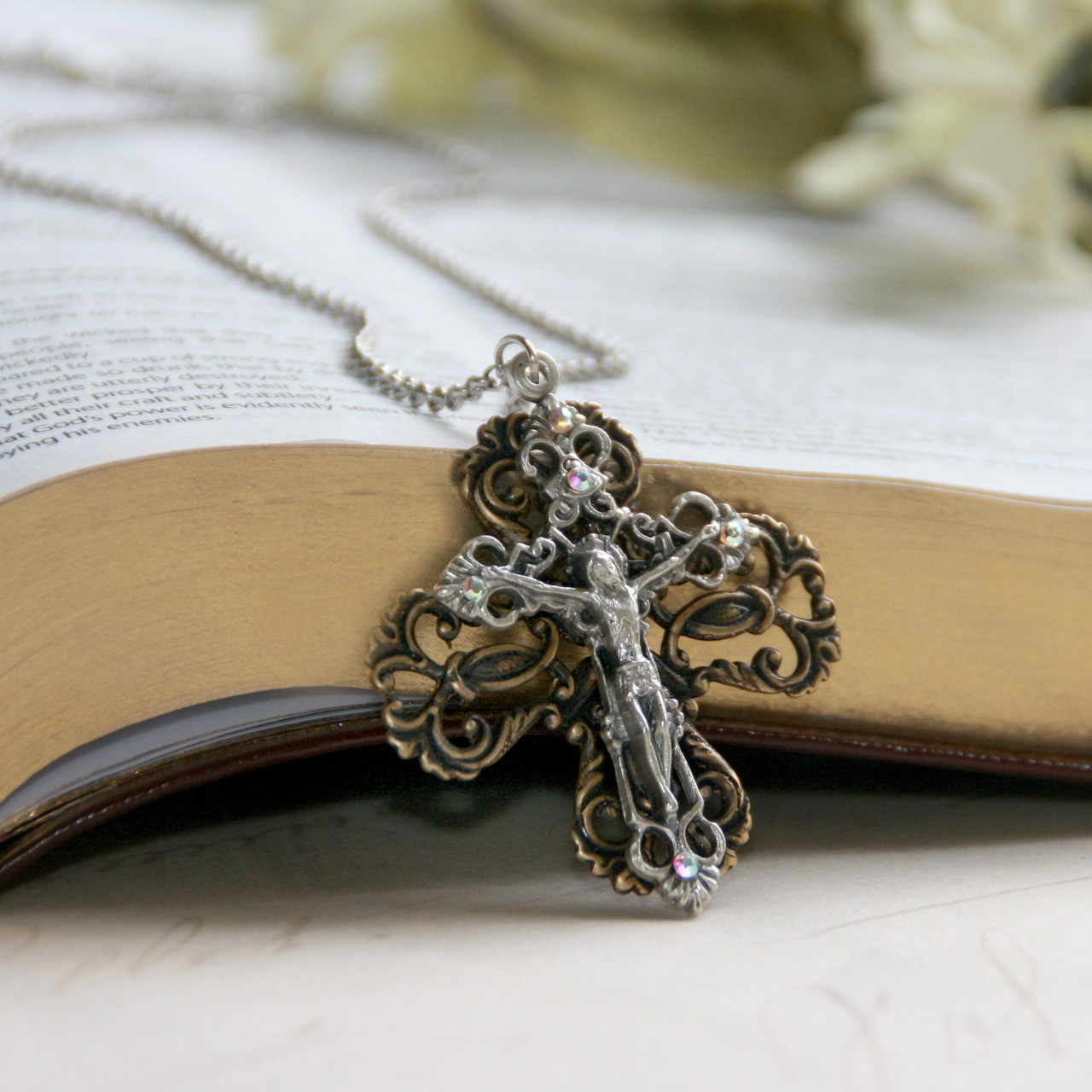 IN-549  Crucifix Filagree Pendant Necklace
