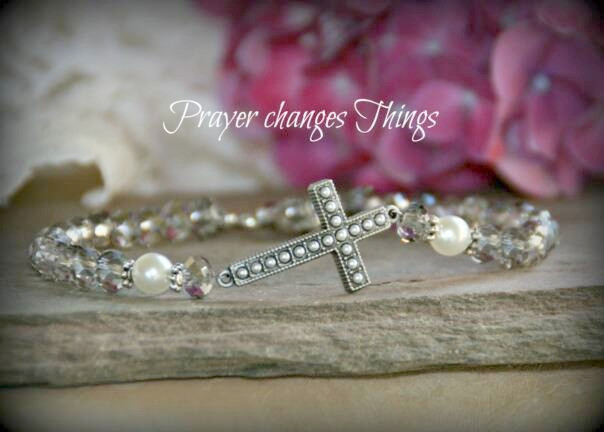 IN-367 Pearl Cross Bracelet