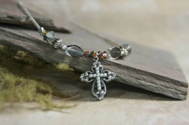 IN-626 Platinum Crystals Beaded Necklace