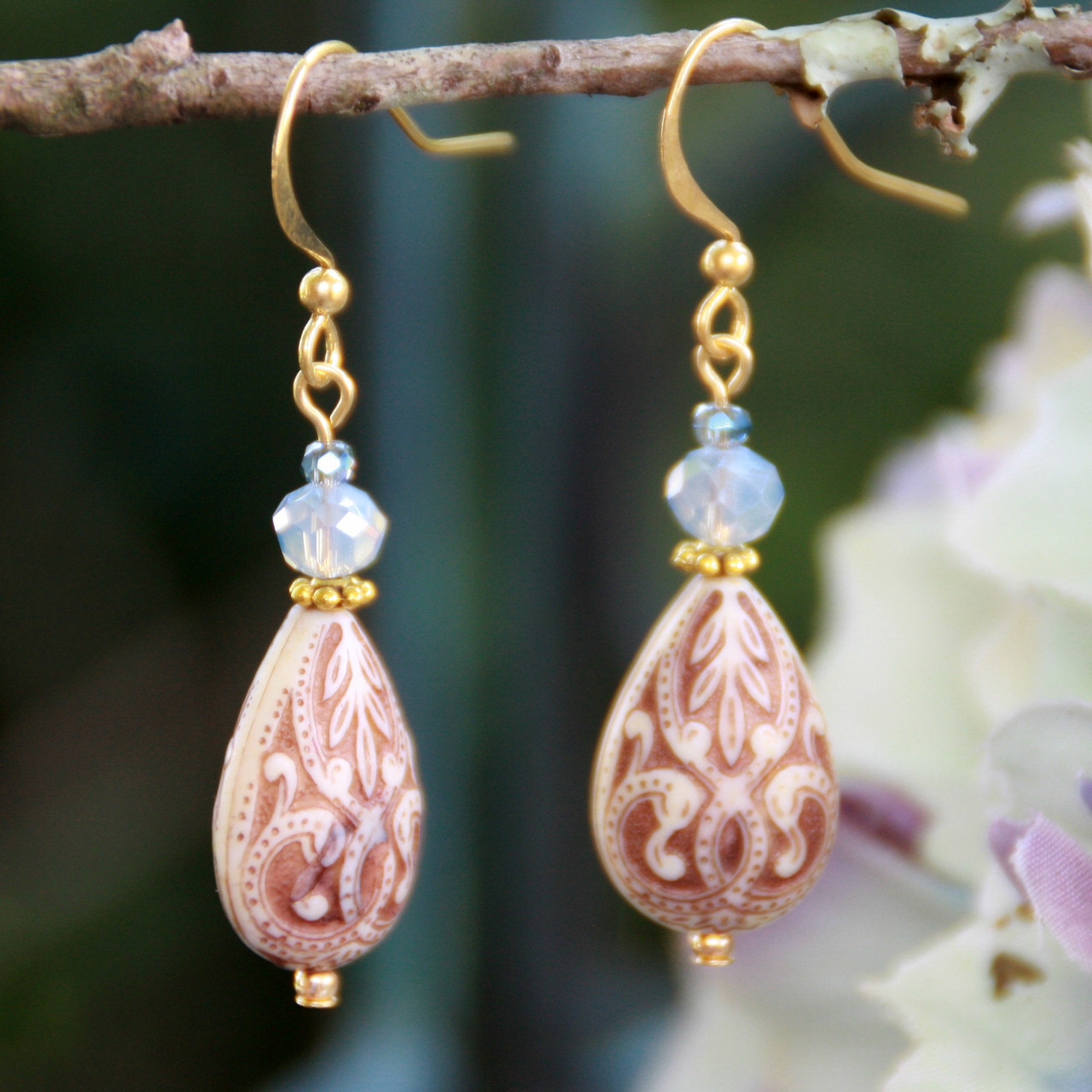 IS-803E  Oh so Pretty Dangle Earrings