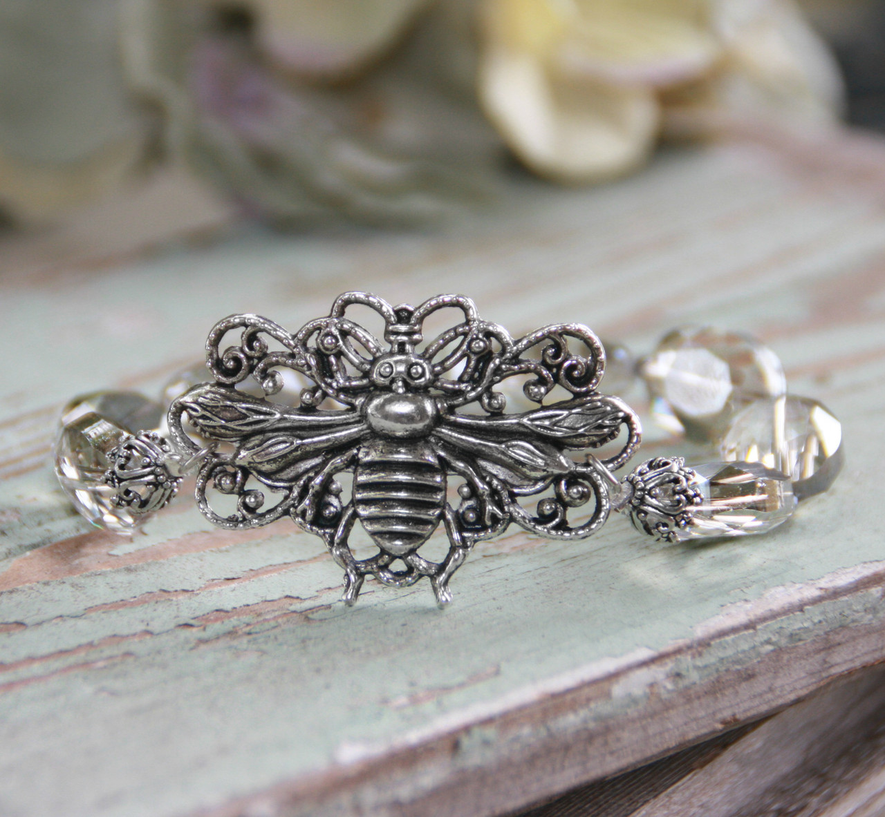 IS-811  Beautiful Bee Crystal Bracelet
