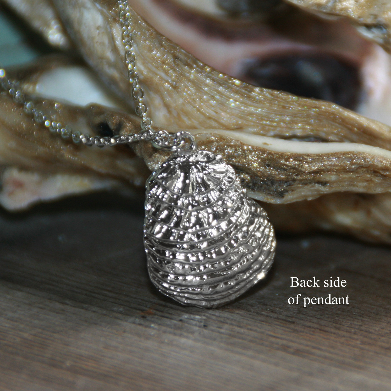 DD-31  Classic Oyster necklace