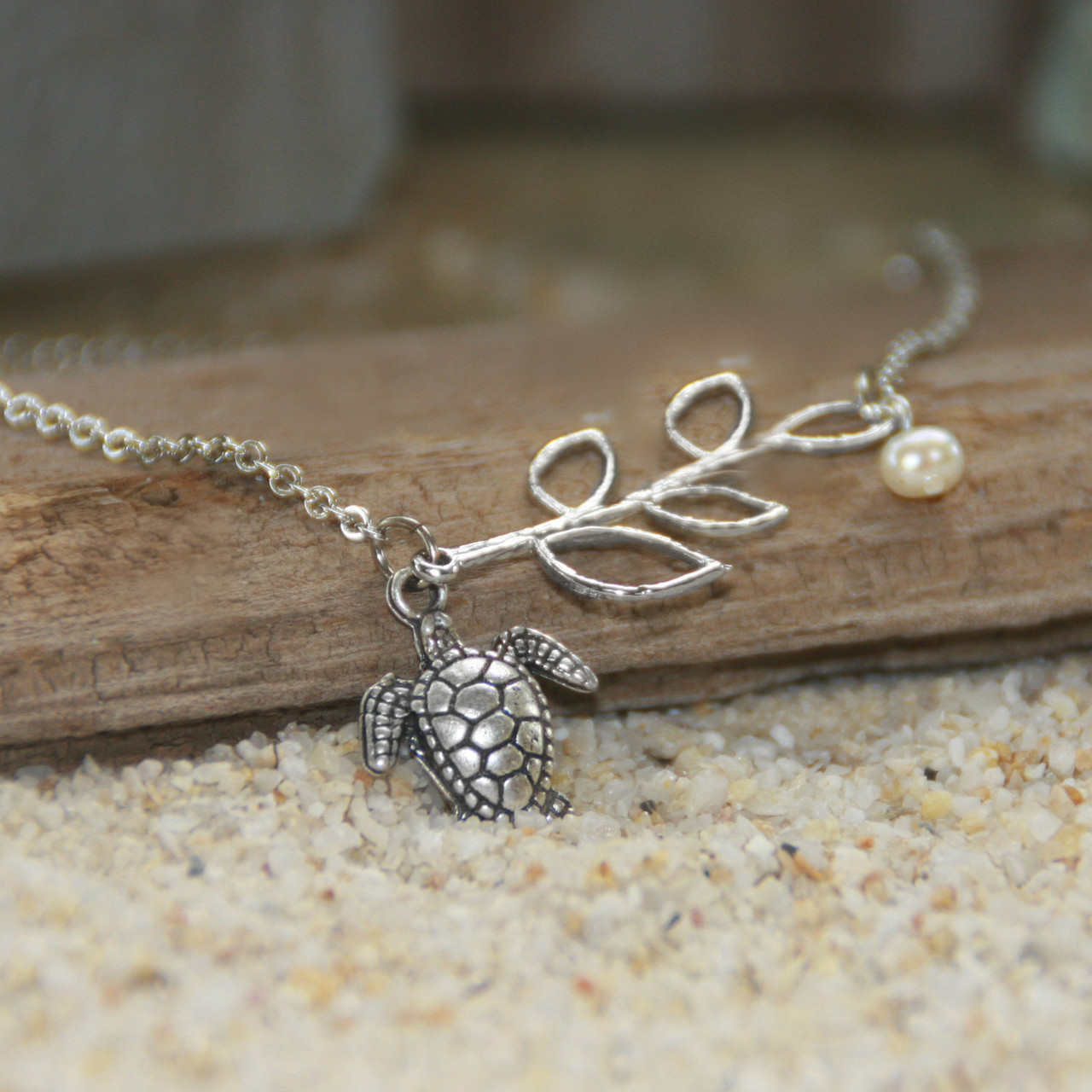 OC-31  Seaturtle Necklace Very Stylish