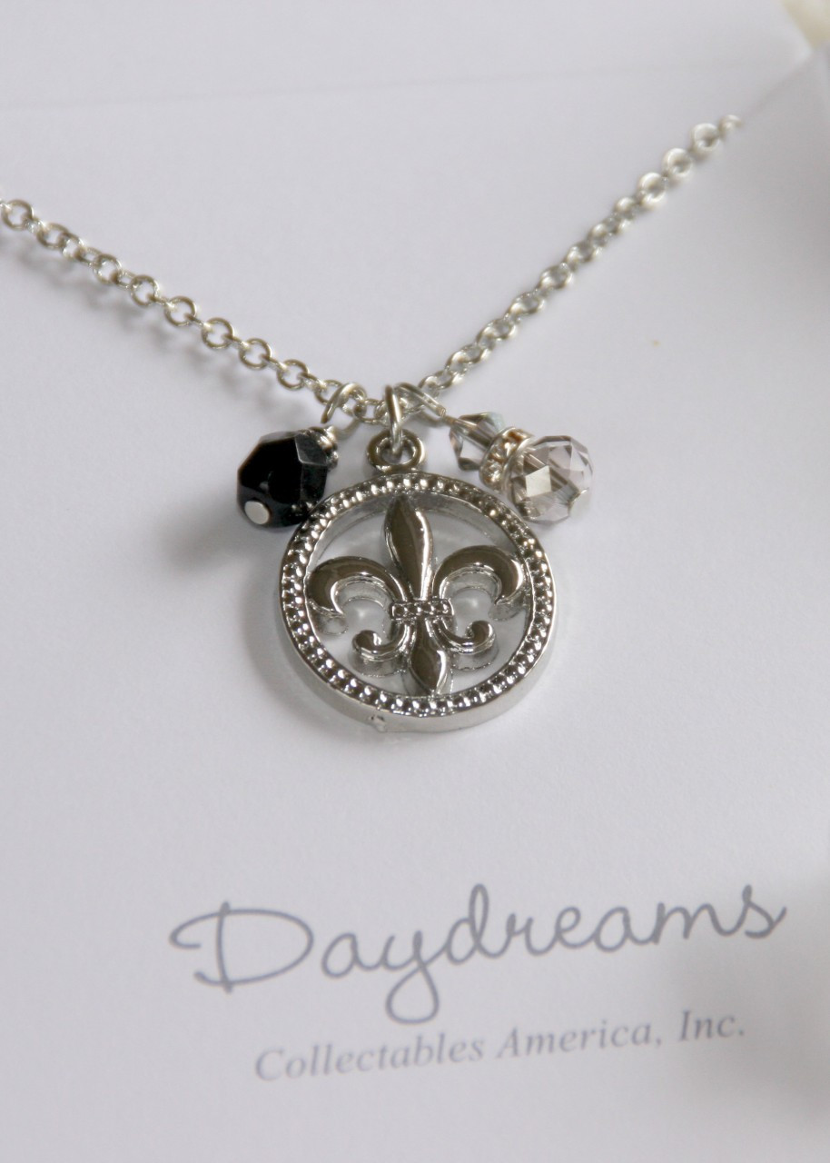 DD-26 Daydreams Collection Oval Fleur de Lis