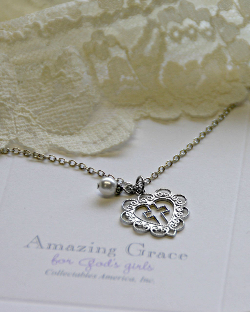 GG-28  Amazing Grace Lace Heart