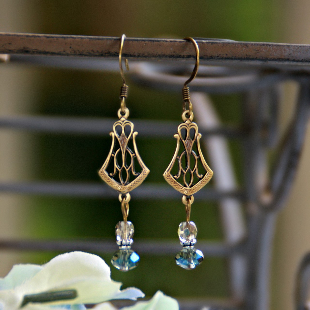 IS-590 Filagree Vintage style earrings match IS-589 necklace