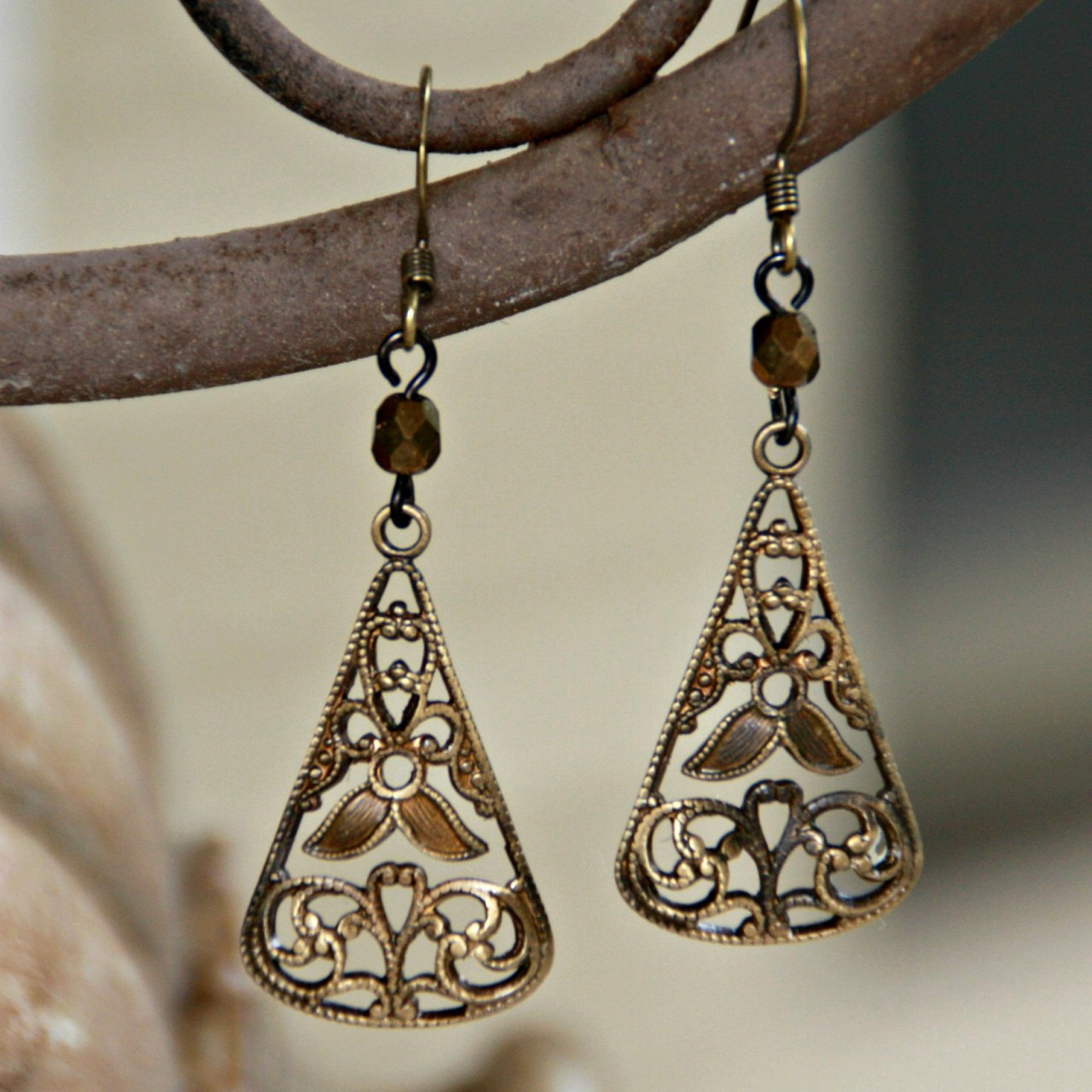 ART-212E Matching Old World Earrings to ART Collection Necklace