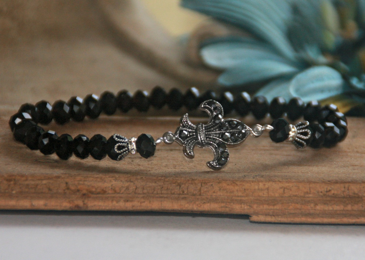 IS-287 Hematite Swarovski Embellished Fleur de Lis Bracelet