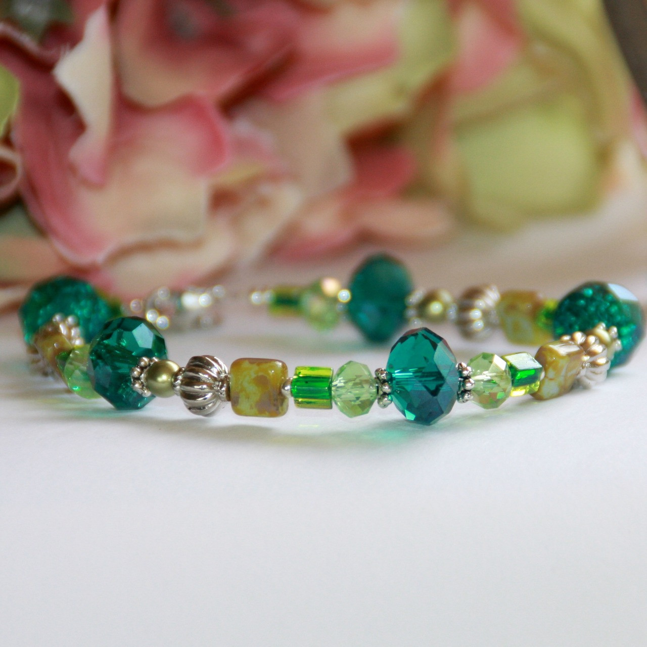IS-420 Green beautiful beaded Bracelet