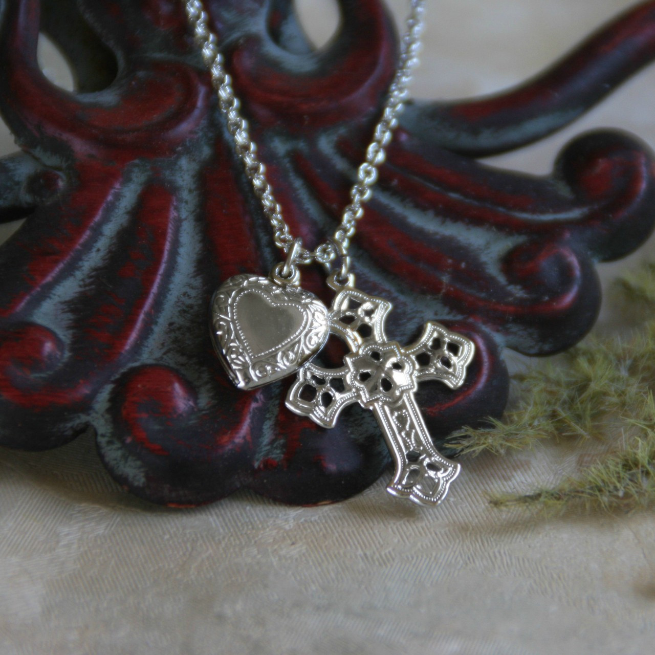 DD-16 Heart and Cross Daydreams Collection