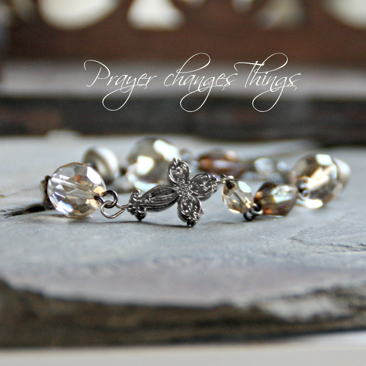 IN-125  Beaded LInk Crystals Cross Bracelet Prayer changes Things