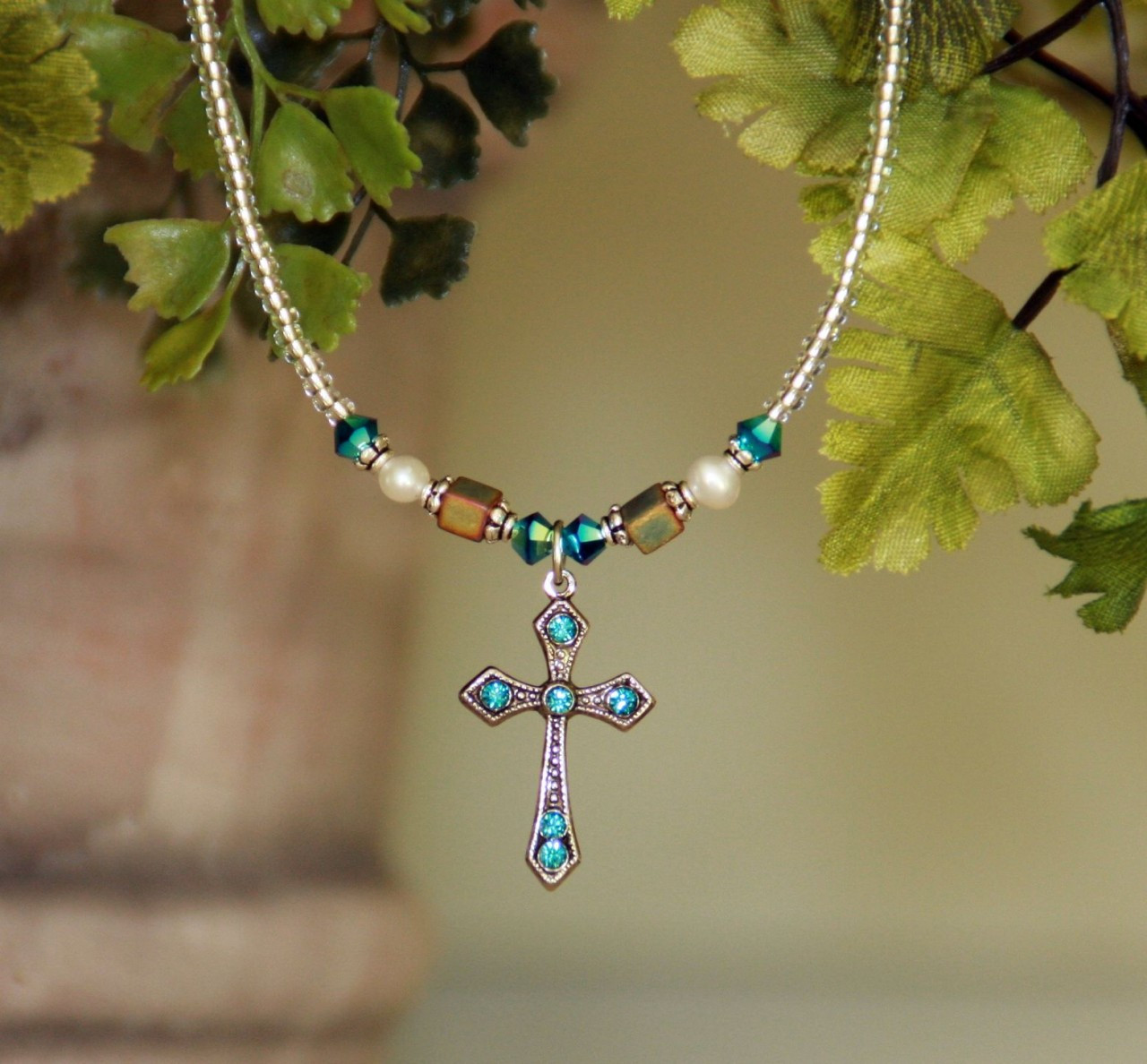 IN-610IN Swarovski Crystal Cross necklace