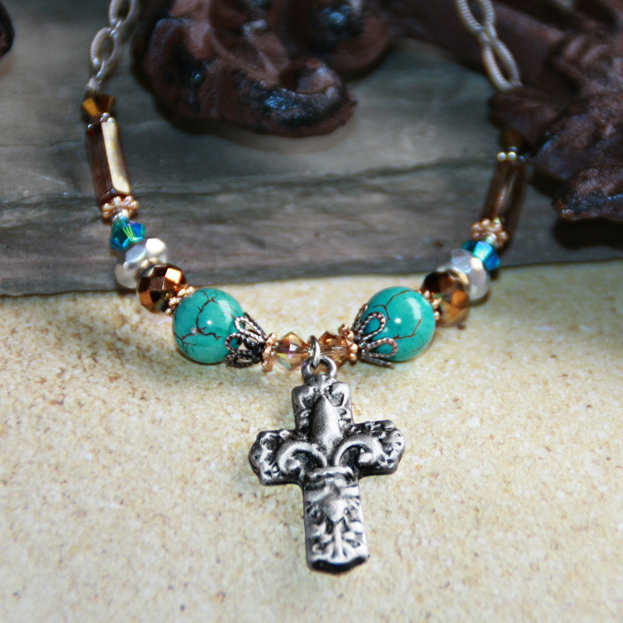 IS-178  Fleur de Lis Cross Necklace