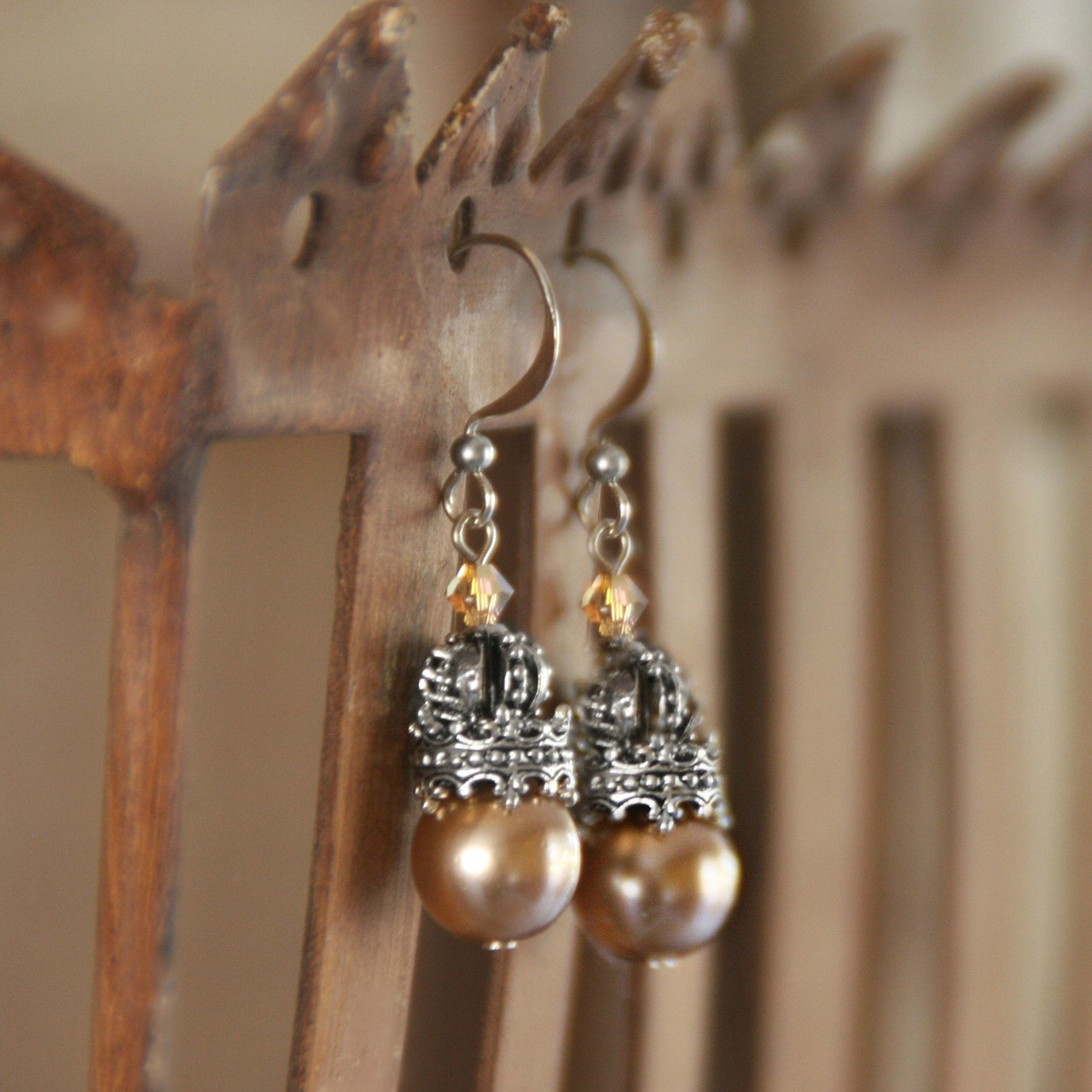 IS-185 Timeless Pearl Earrings with "Crown" Accents