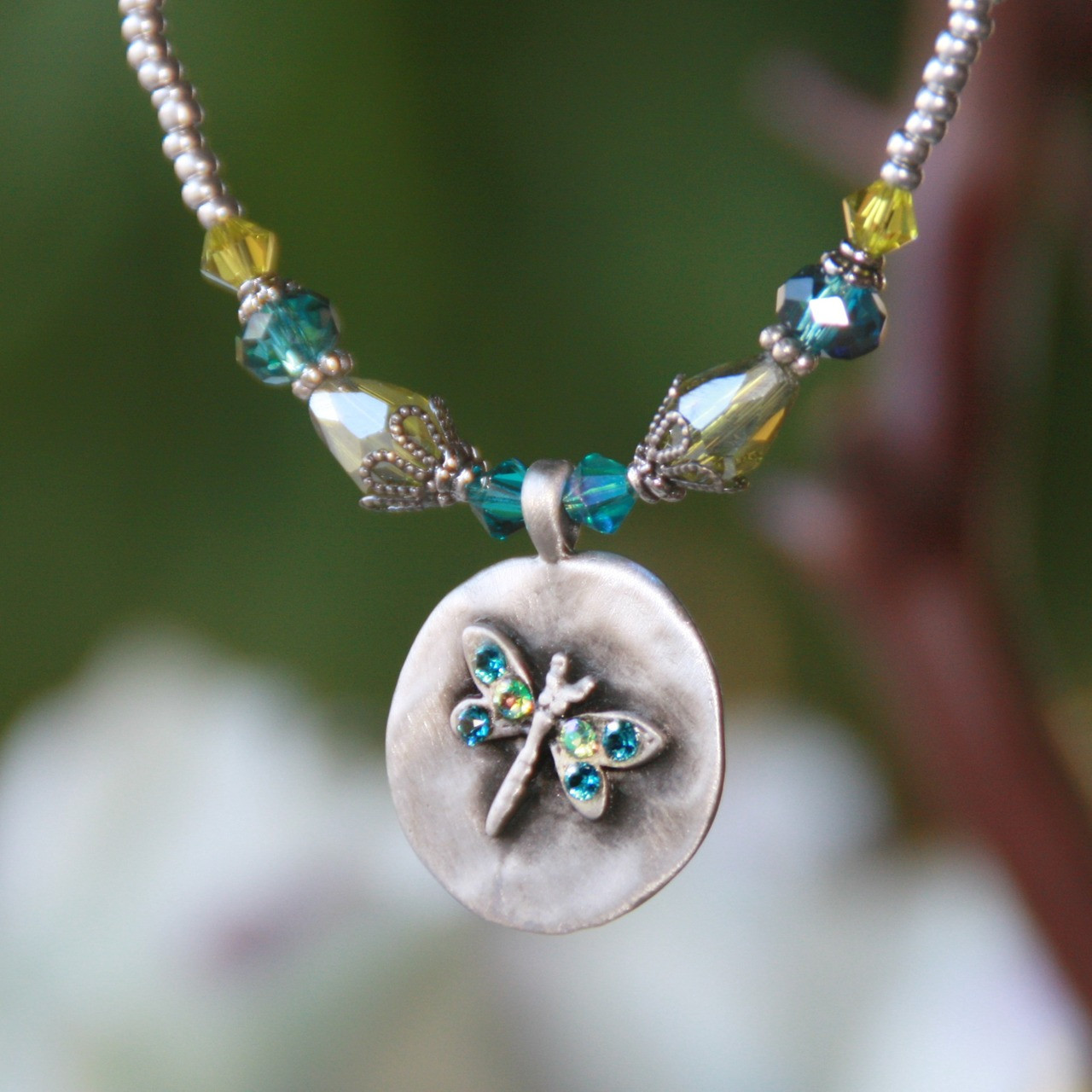 IS-129  Dragonfly Necklace Oh so Adorable and Stylish!