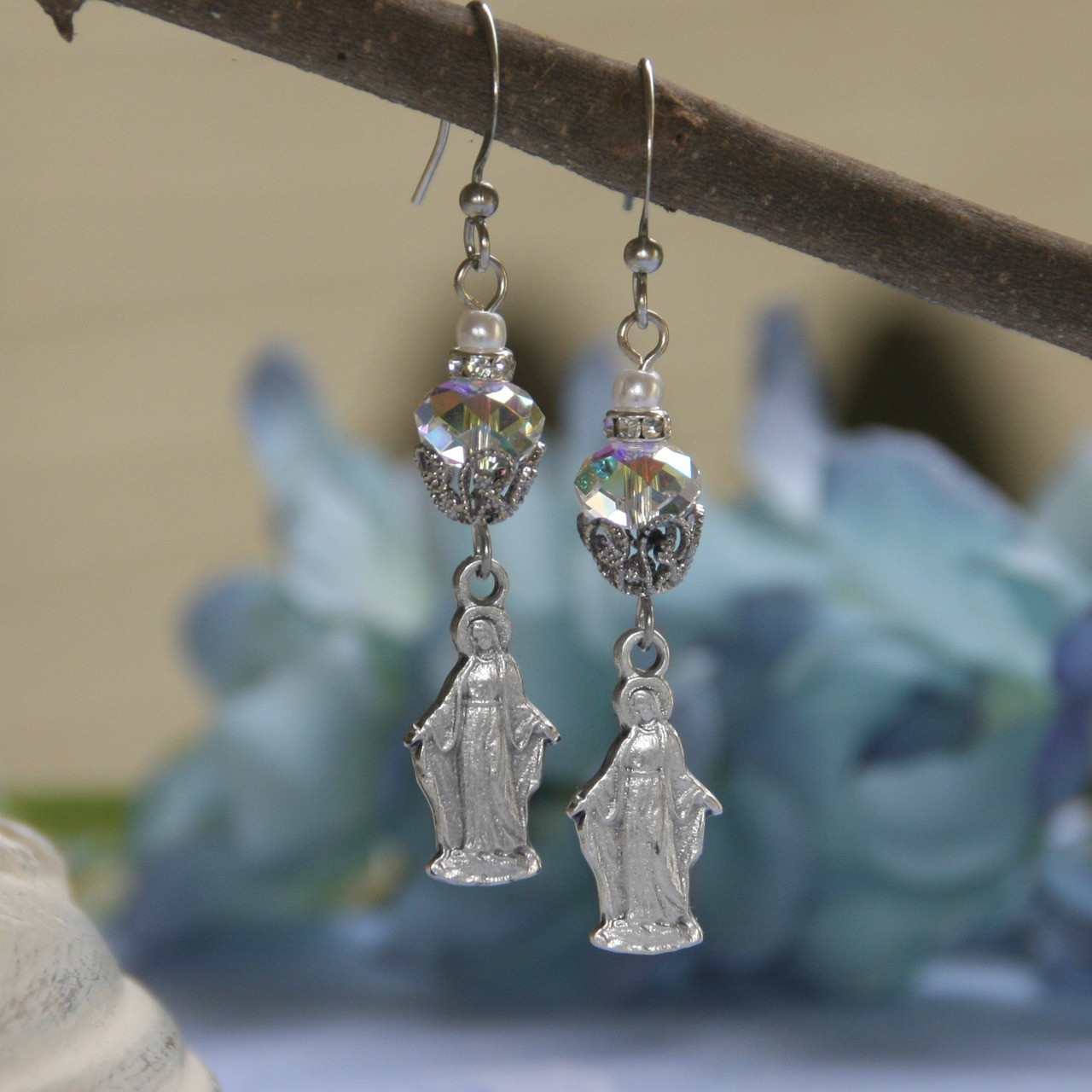 IN-56  Mary Oh So Elegant Dangle Earrings