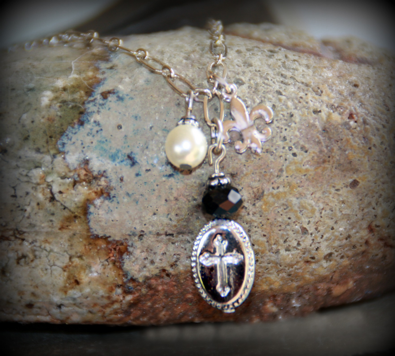 IN-492 Charm necklace