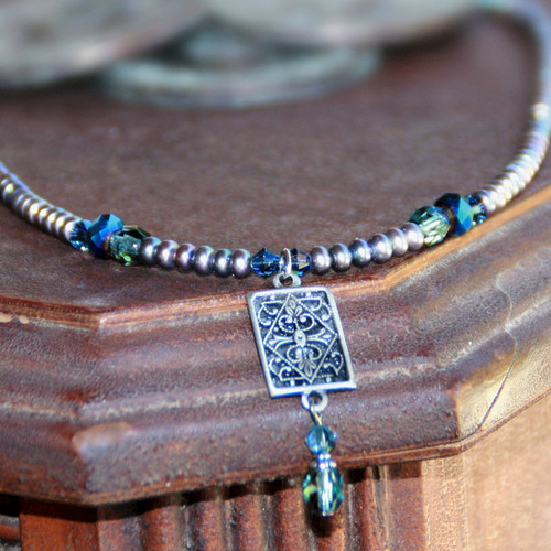 IS-540  Pearls and Vintage metals Necklace