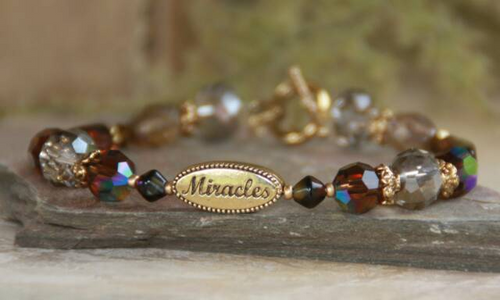 IN-238 Miracles bracelet gold tone