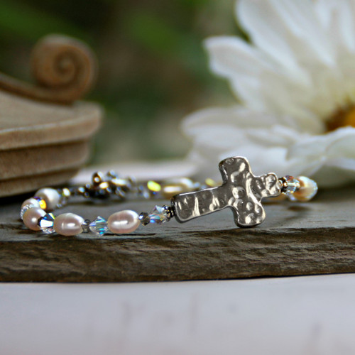 IN-116 Hammered Design Freshwater Pearls & Crystals Bracelet