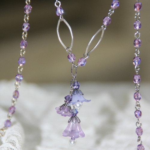 NCK-86  April Showers bring May Flowers Necklace!