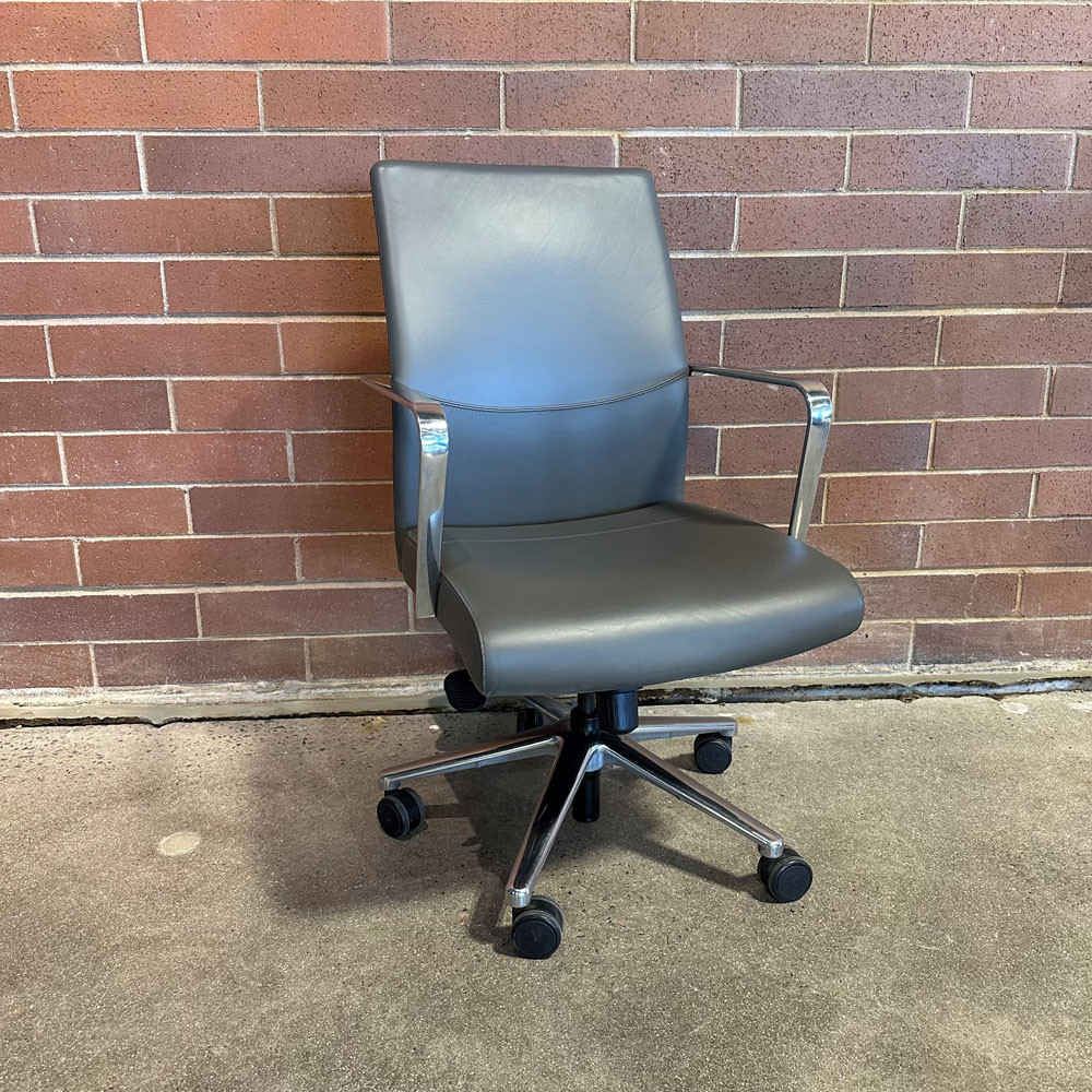 Pre-Owned Keilhauer Vanilla Leather Executive Chair, Grey Leather
