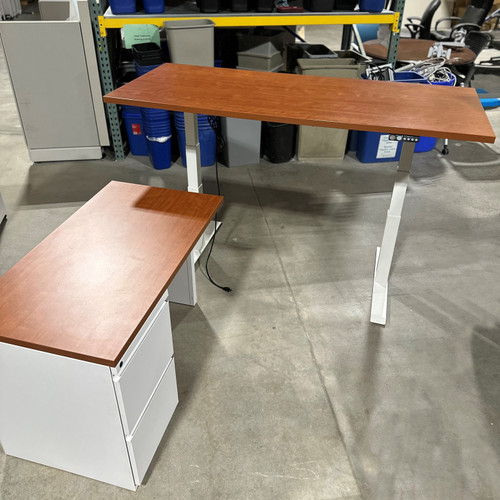 Pre-Owned L-Shape Height Adjustable Table