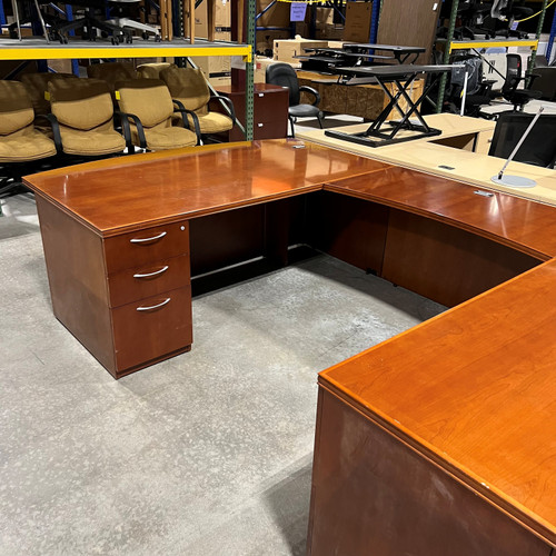 Pre-Owned Gunlocke Veneer U-Shape Bow Front Desk