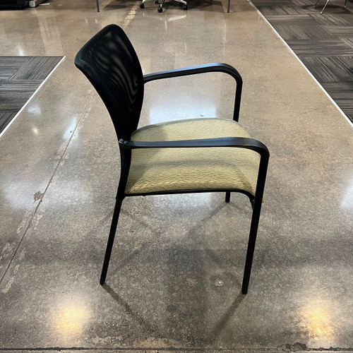 Pre-Owned Allseating Green Guest Chair