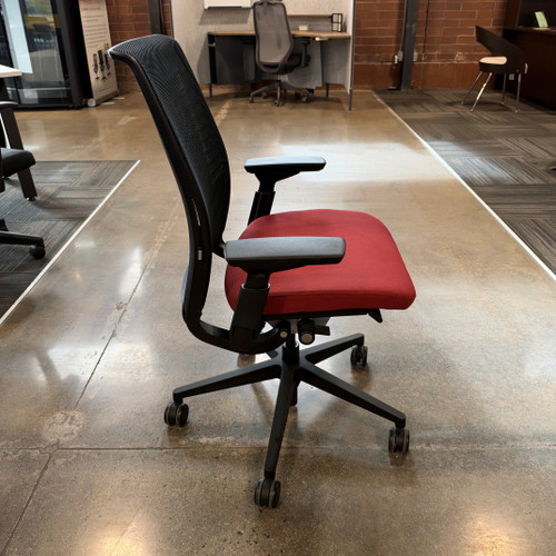 Pre-Owned Steelcase Think Task Chair