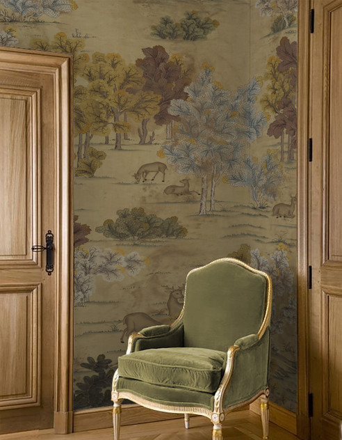 Combray Antiqued, printed mural wallpaper by Paul Montgomery. Beige chinoiserie in room.