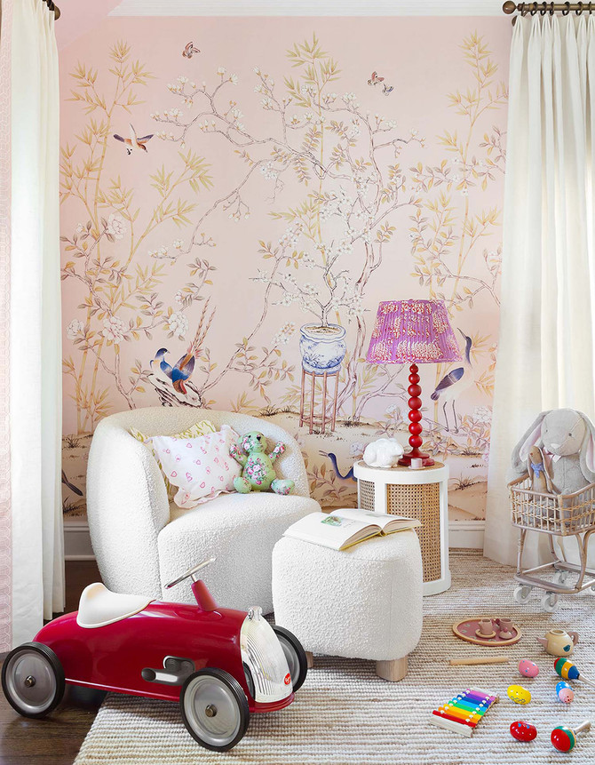 Rose Garden, printed mural wallpaper by Ariel Okin for Paul Montgomery. Pink chinoiserie in room.