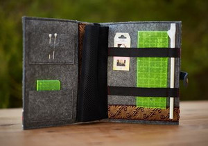 Aster & Anne Bookcover/Project Bag Kit Aster & Anne Bookcover/Project Bag Kit