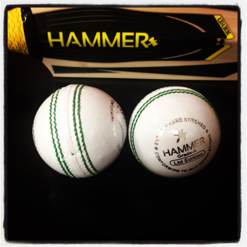 Hammer LE White Cricket Ball