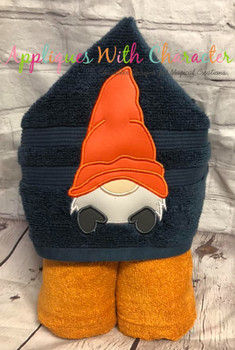 Gnome Peeker Applique Design