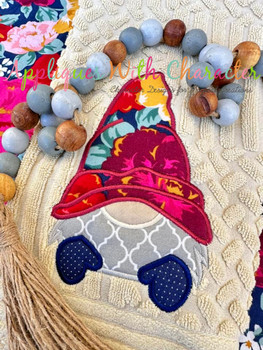 Gnome Peeker Applique Design