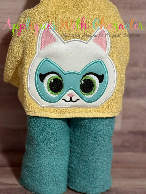 Super Kitty Bitsy Peeker Applique Design