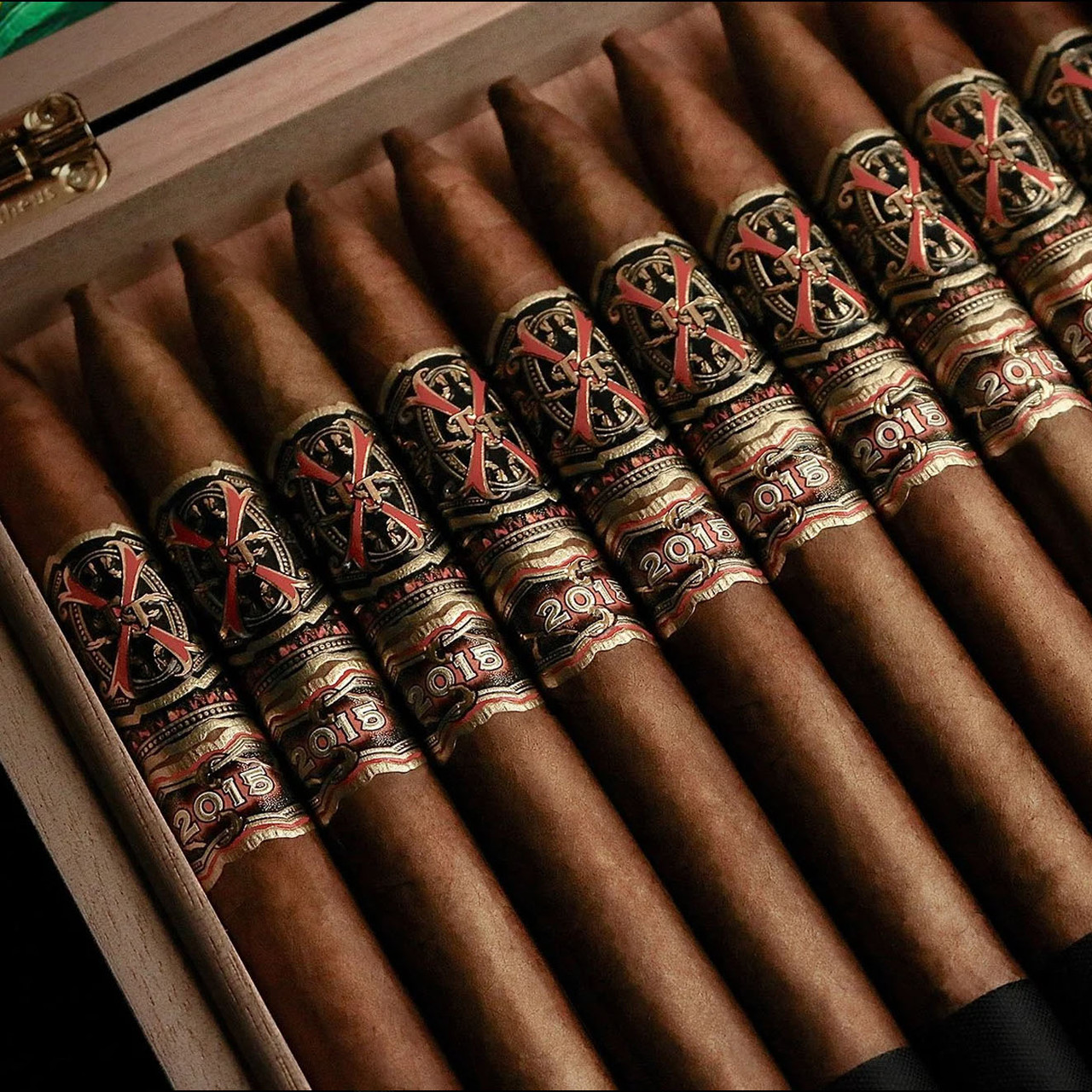 OpusX Rare Black 888 Torpedo – Heaven & Earth Box of 10