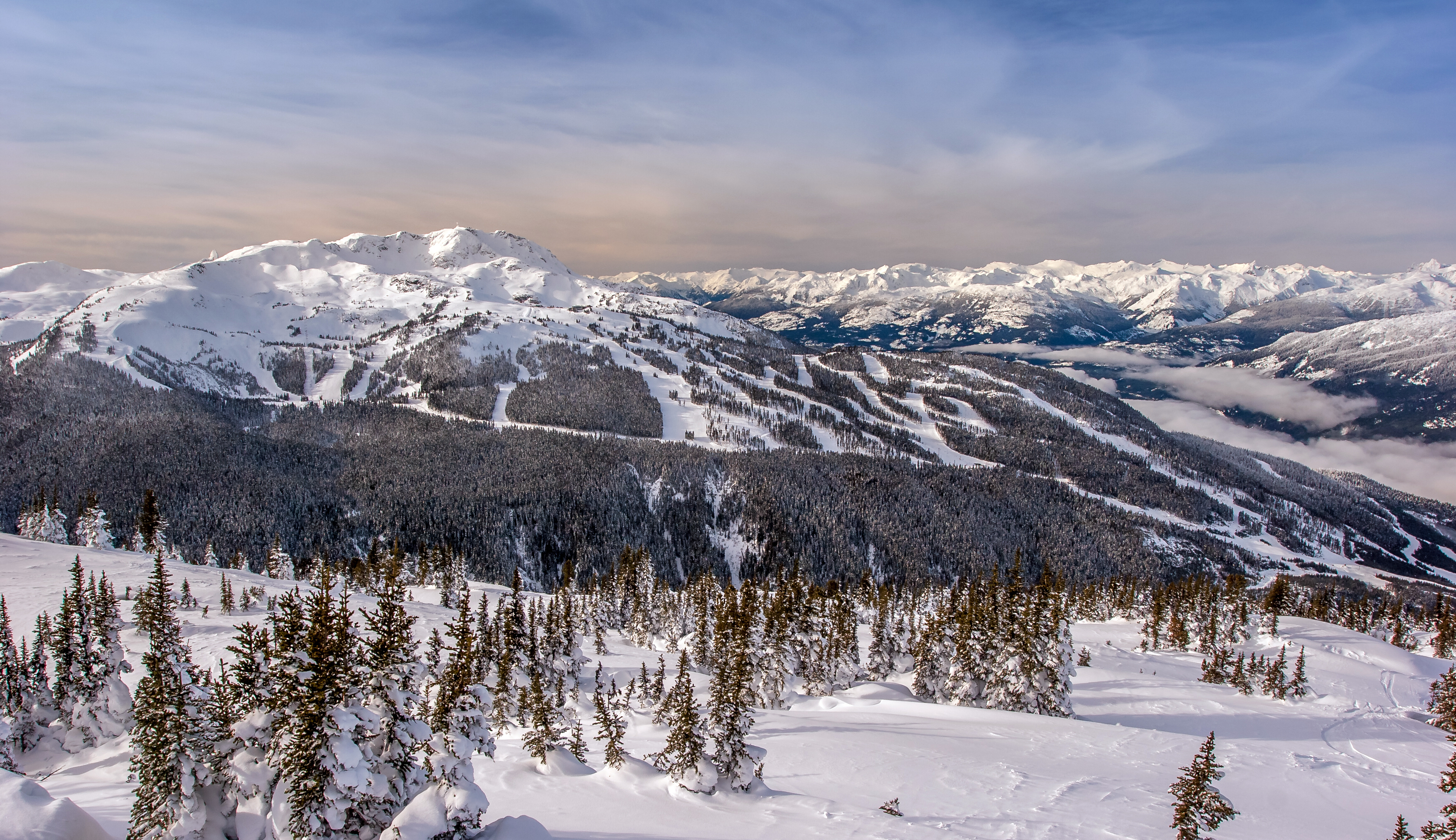 5 Scenic Ski Resorts to Visit on the West Coast