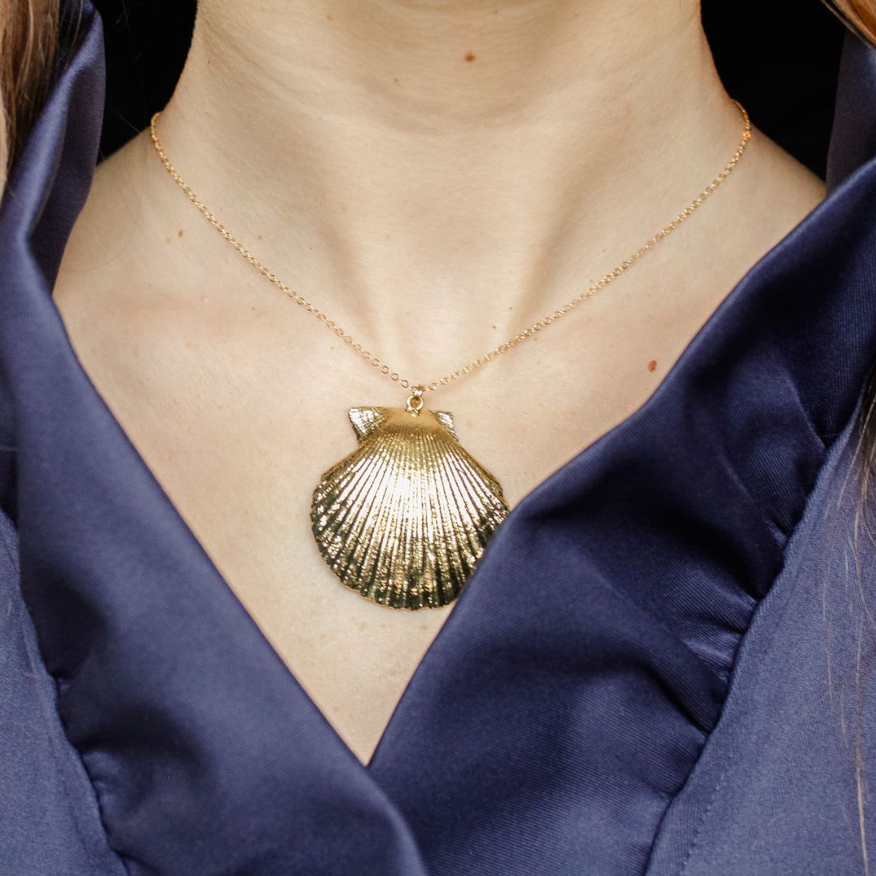 Seashell sales gold pendant