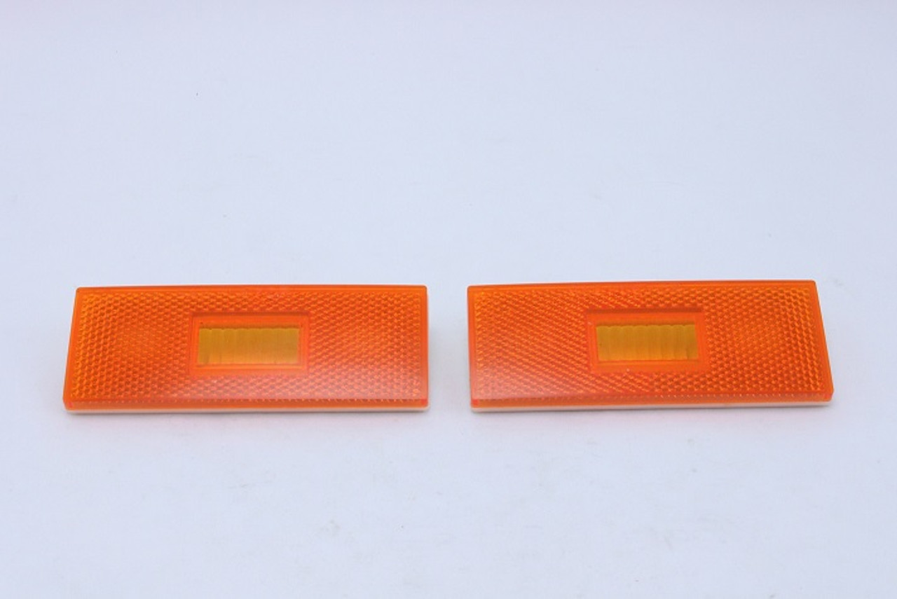70-71 Front side marker light lens pair for 70 Ply B-Body and 70-71 Ply A-Body
