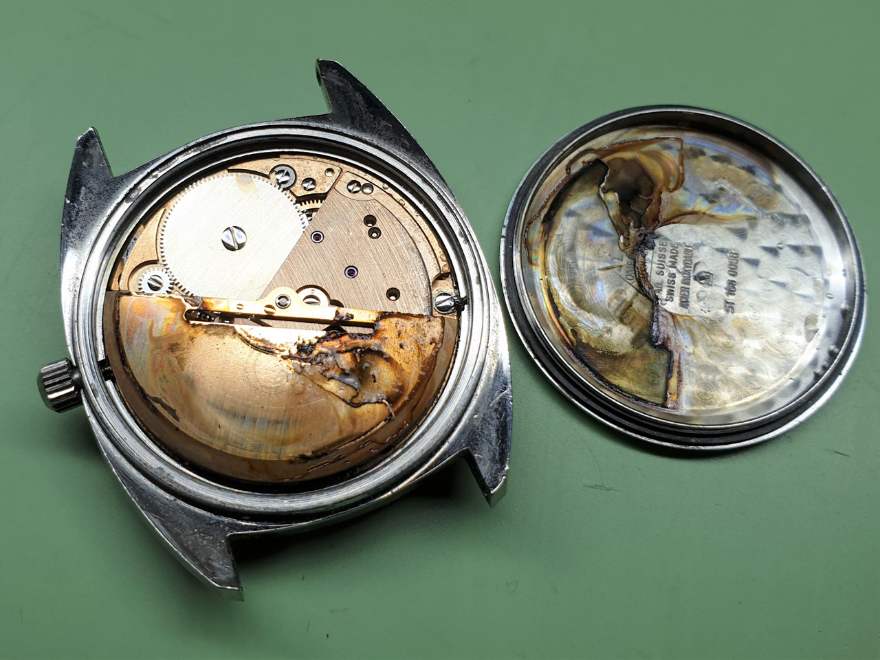 I bought a "Waterproof" vintage watch, let's go diving! I bought a "Waterproof" vintage watch, let's go diving!