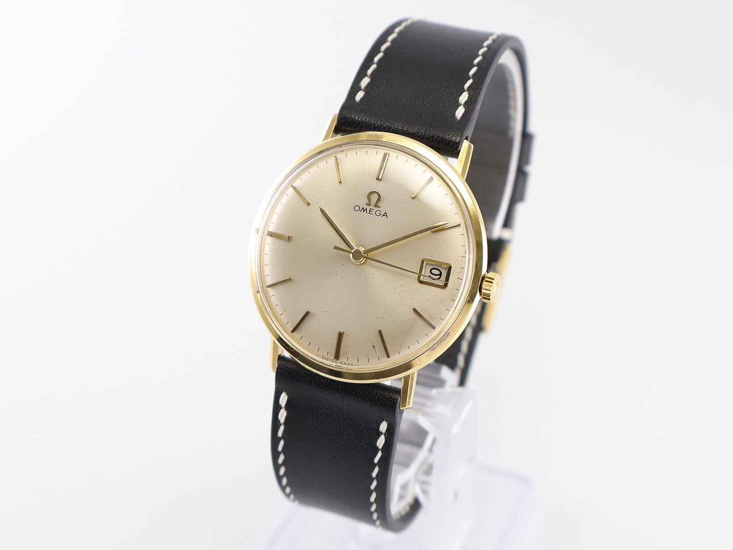 1964 OMEGA 18K gold dress watch ref. 132.016