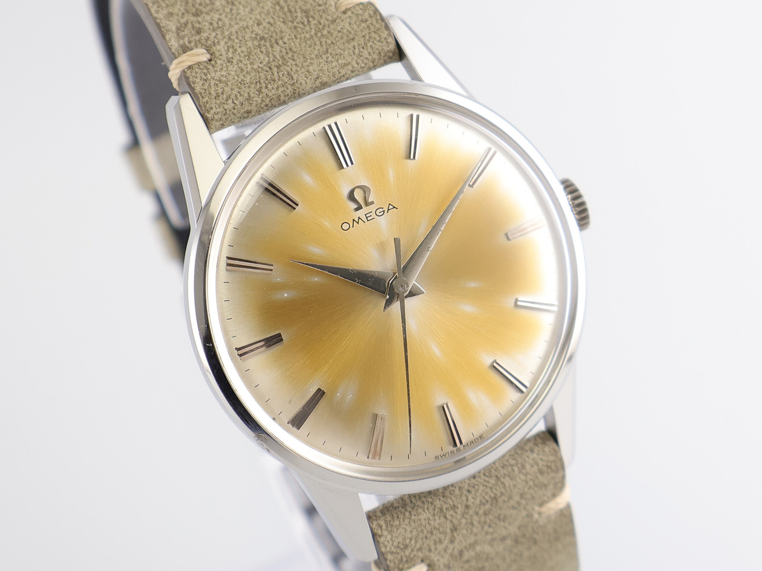 vintage omega dress watch 1949 Gents Swiss OMEGA Men's 18K Gold Cal.