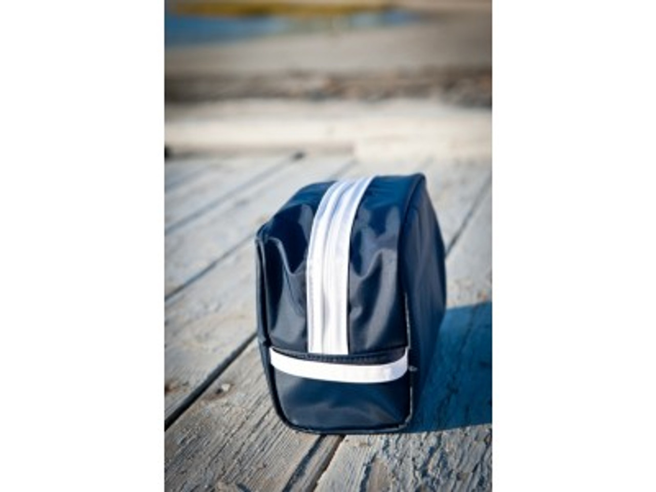 Dopp in Navy with white trim.